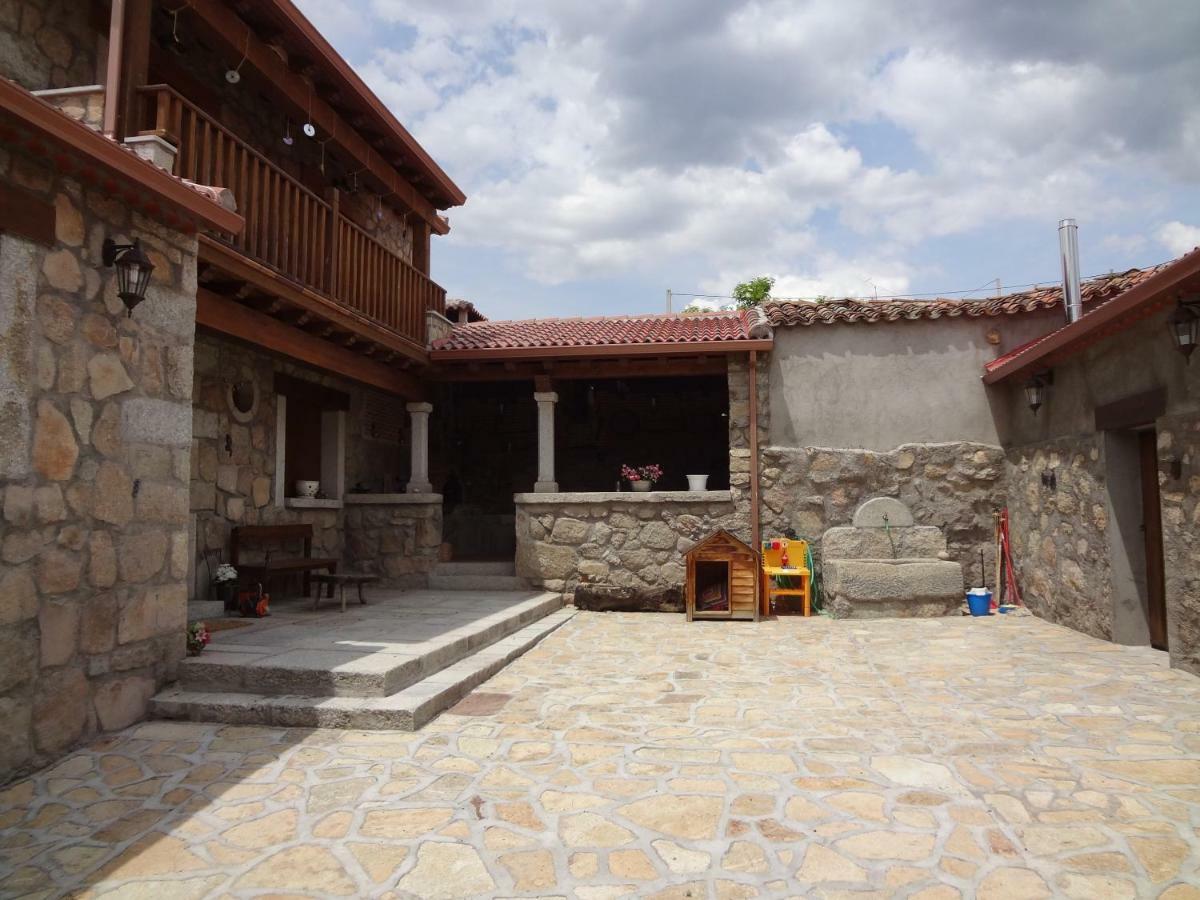 Casa Rural La Gabina Munogalindo Exterior photo