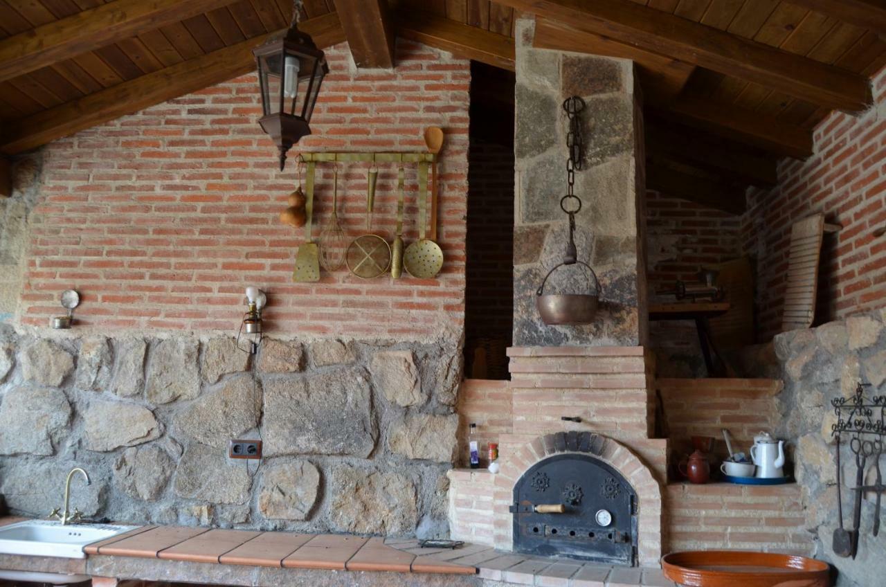Casa Rural La Gabina Munogalindo Exterior photo